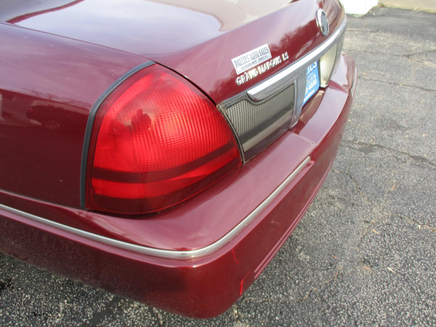 2009 MAROON Mercury Grand Marquis (2MEHM75V09X) , AUTOMATIC transmission, located at 540a Delsea Drive, Sewell, NJ, 08080, (856) 589-6888, 39.752560, -75.111206 - Photo#4